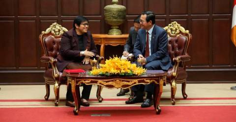 Azalina, Cambodian DPM exchange views on enhancing bilateral legal cooperation