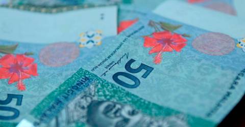 Ringgit Opens Slightly Higher Against US Dollar