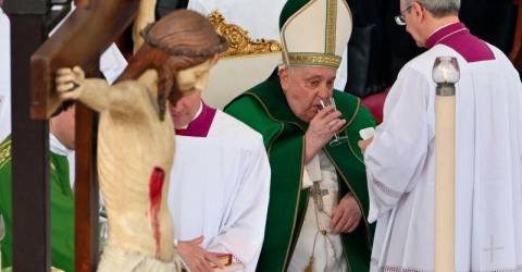 Pope Francis has double pneumonia