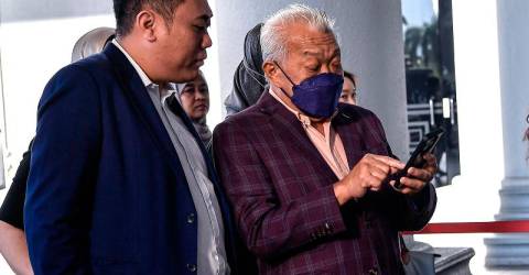 Bung Moktar, isteri akan fail semakan