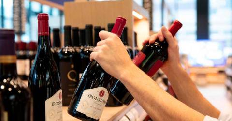 Trump threatens huge tariffs on European wine, spirits