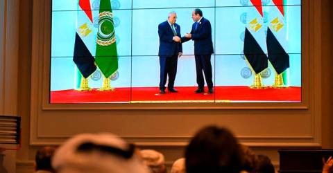 Arab leaders endorse plan to rebuild Gaza under Palestinian Authority