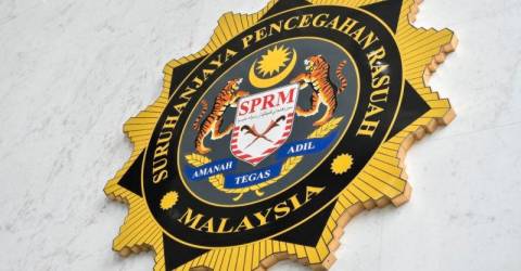 MACC seizes RM170 million cash, 16kg gold bars